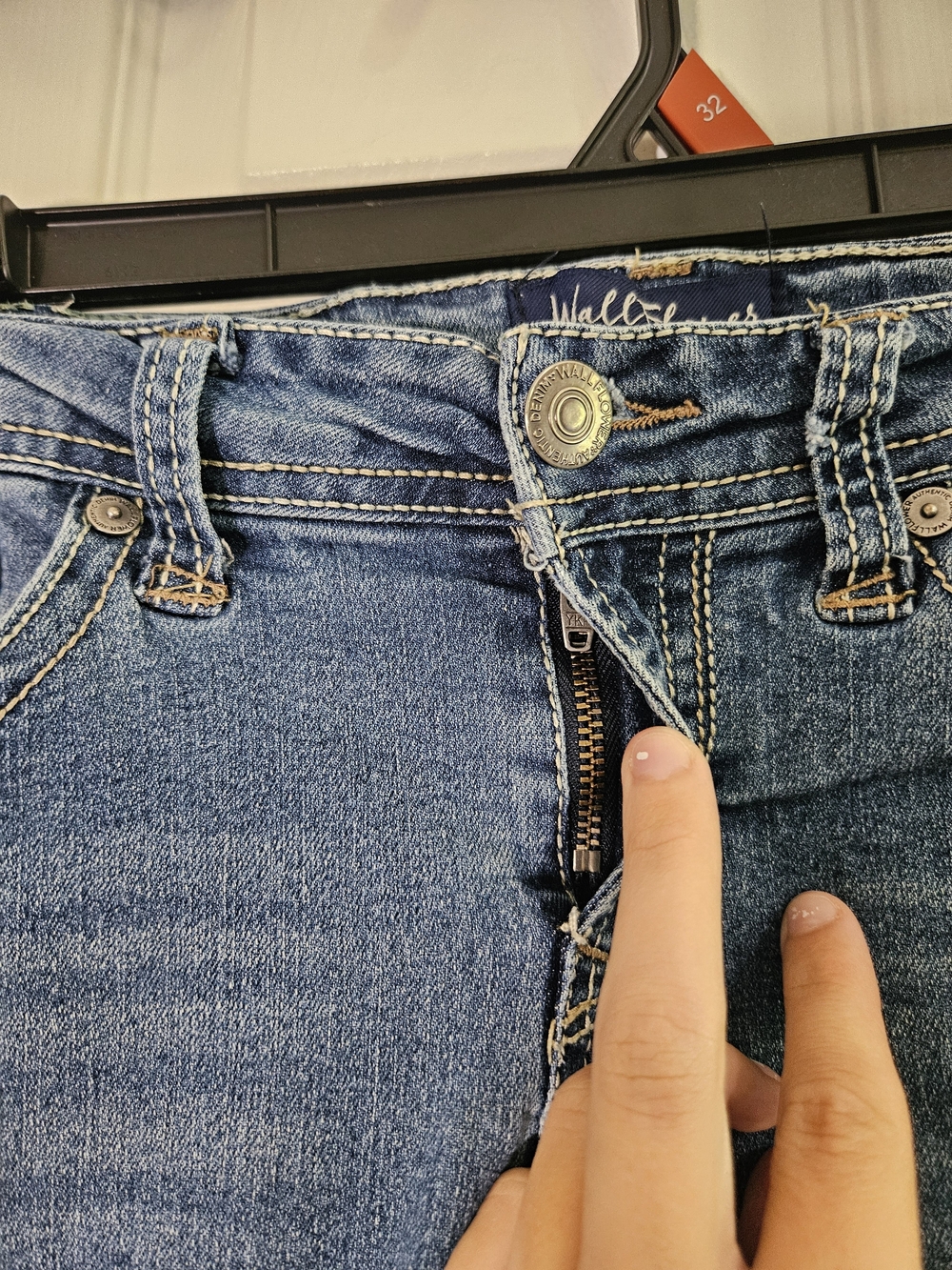 WallFlower Junior's Bootcut Mid-Rise Insta Stretch Jeans - Picture 4 of 11